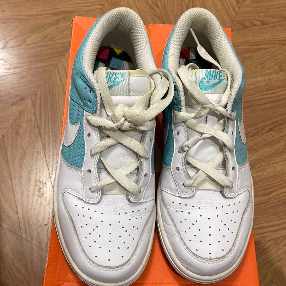 WMNS NIKE DUNK LOW, Size 8.5, White/White-Paradise Aqua
